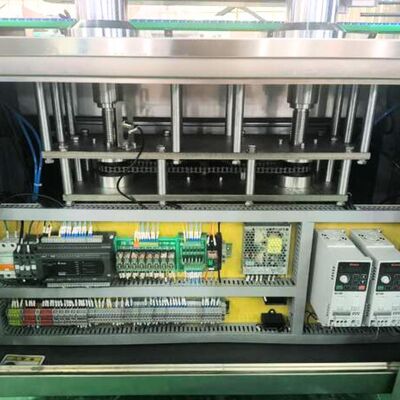 Yüksek Hızlı Otomatik Vidalı Kapak Kapatma Makinesi